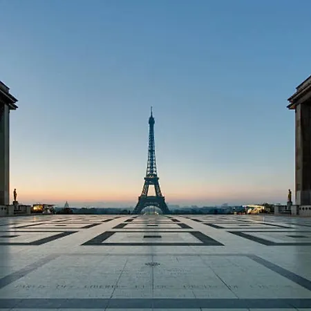 Elysées, An Ihg 4* Parigi