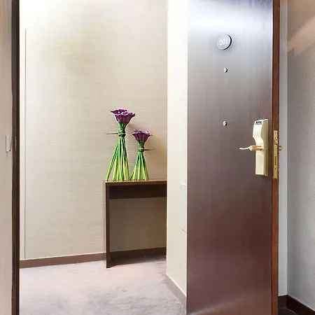 Hotel Palais De L'elysee By Ihg 4*