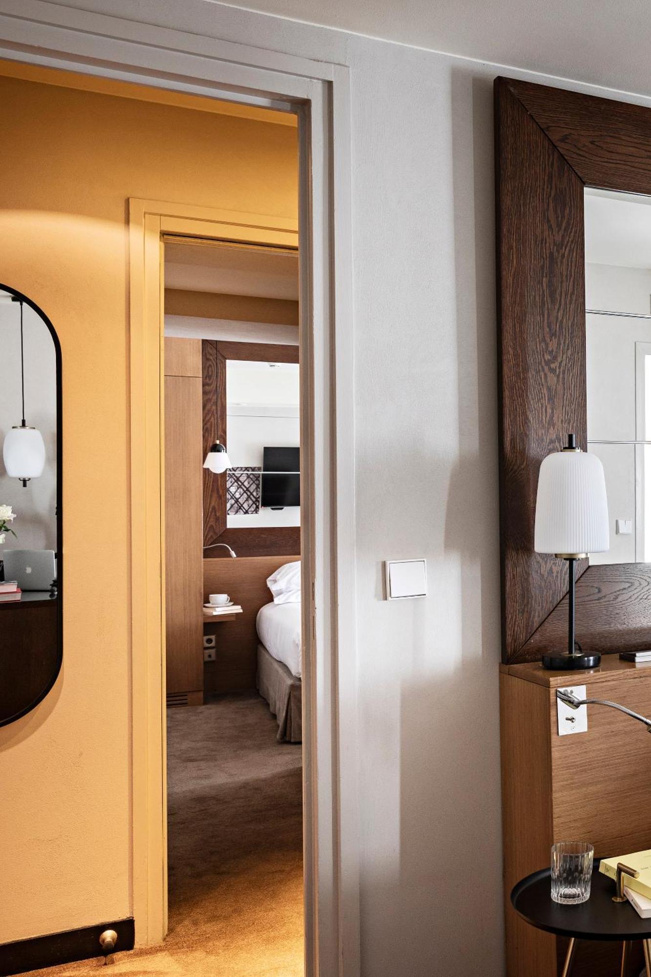 Elysées, An Ihg 4* Parigi