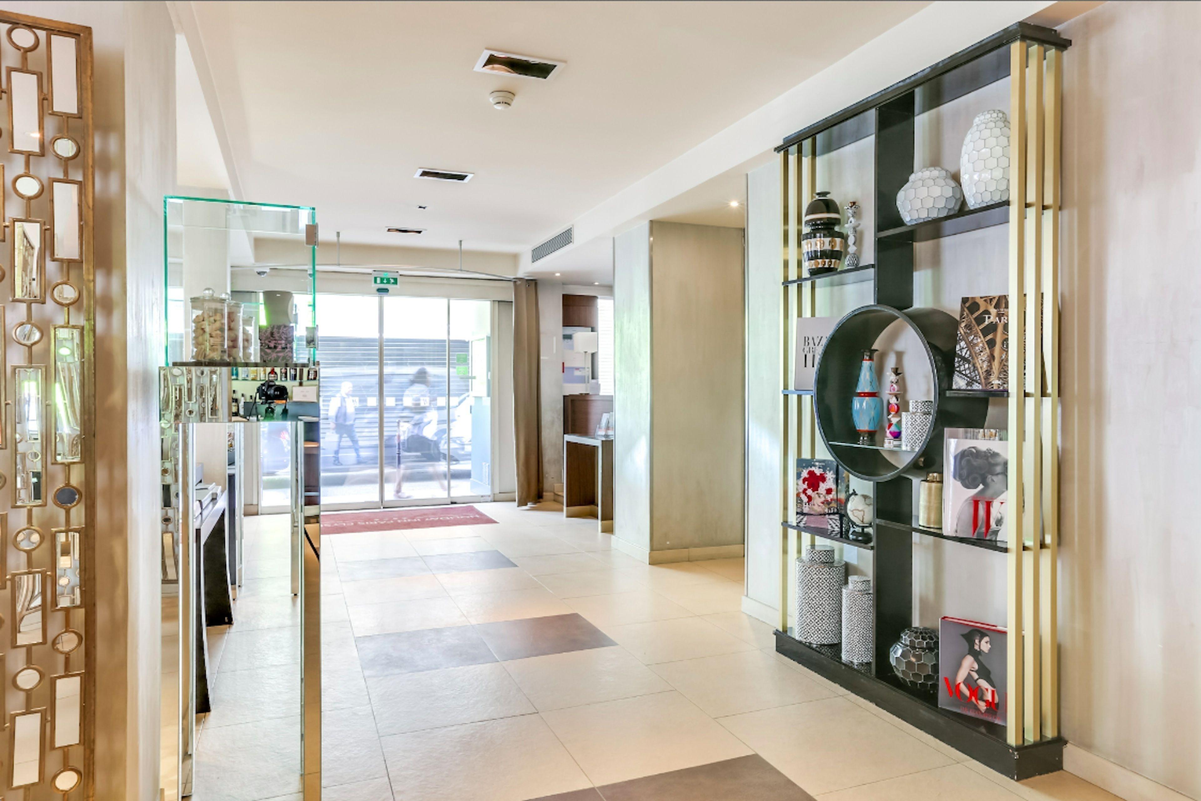 Elysées, An Ihg 4* Parigi