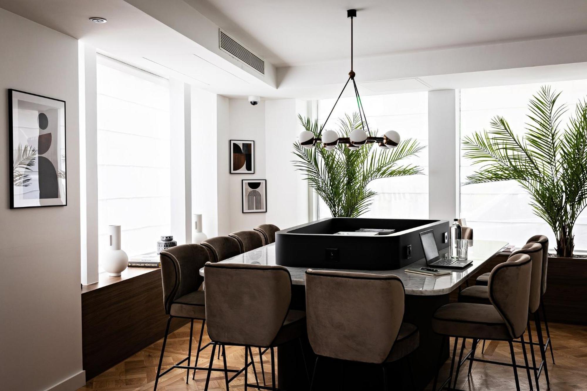 Hotel Elysées, An Ihg 4*