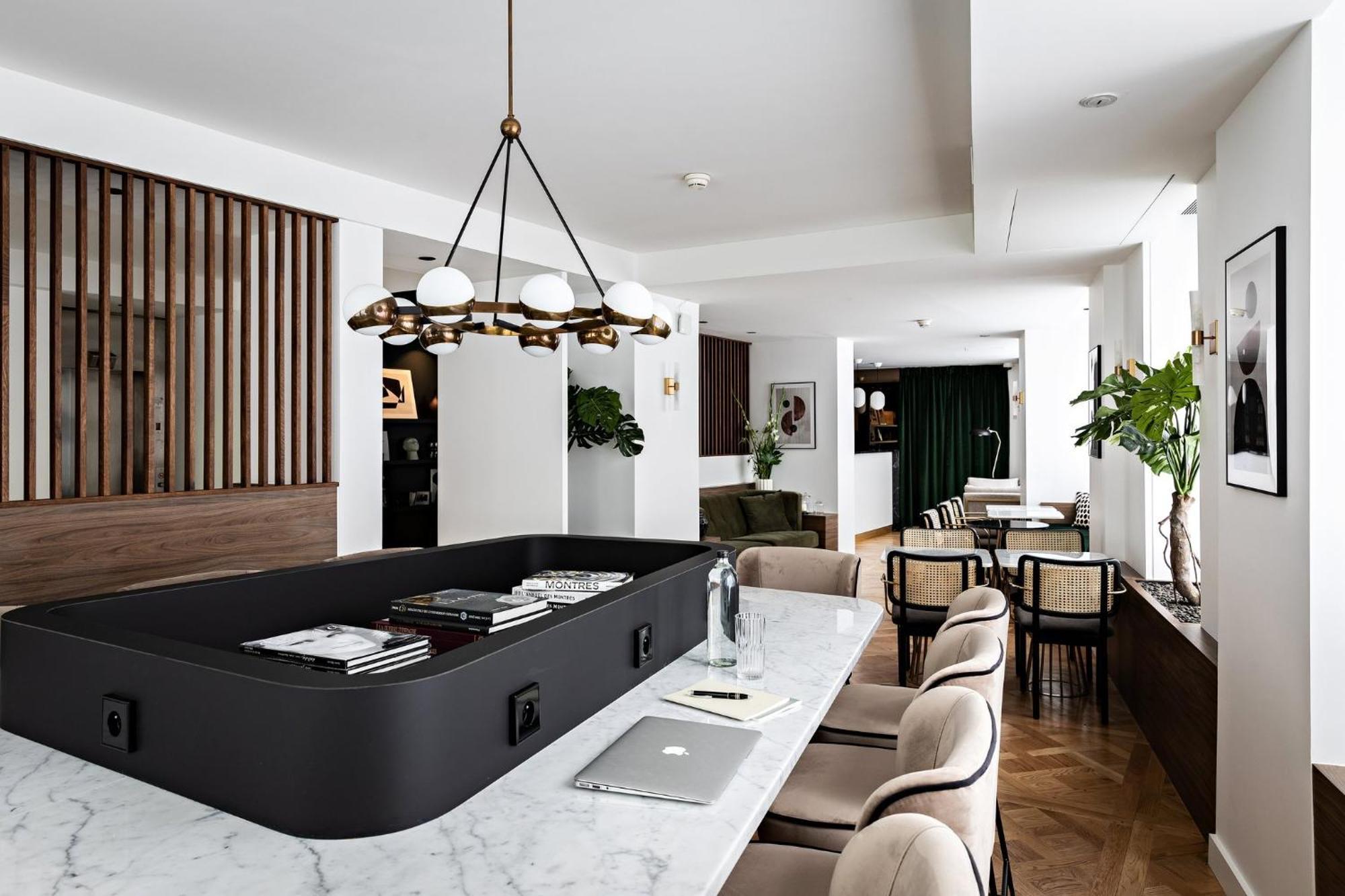 Elysées, An Ihg Hotel 4*