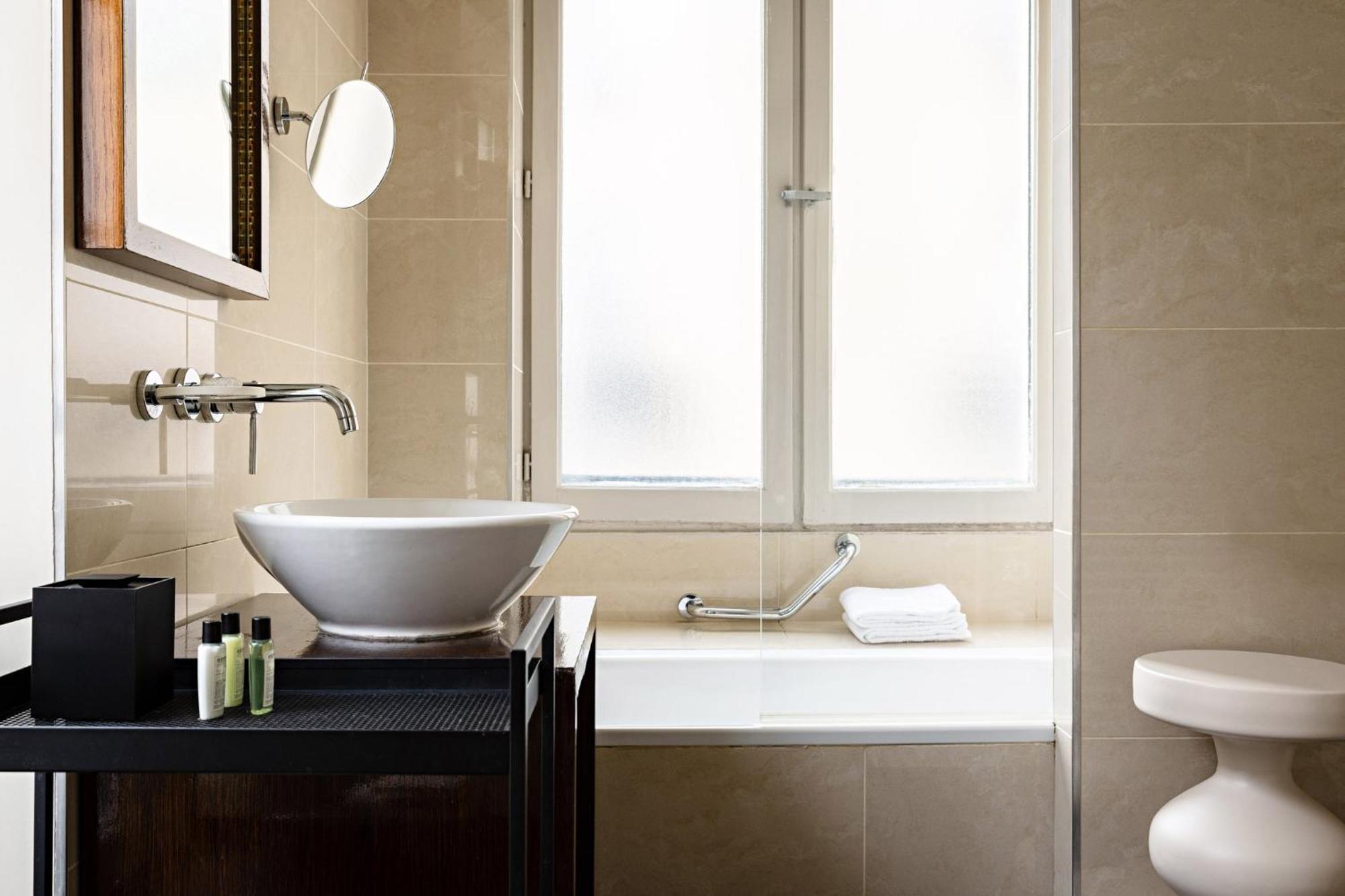 Elysées, An Ihg Hotel Parigi