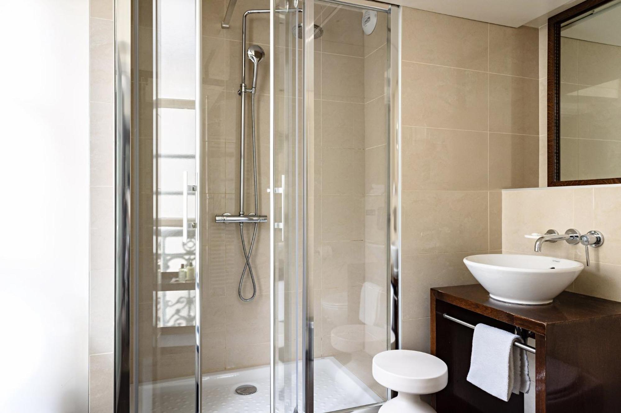 Elysées, An Ihg Hotel Parigi